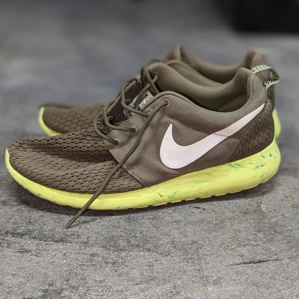 Gorpcore Y2K Nike Roshe Run Olive Neon Green Volt Running Sneakers‎ Men's 8.5